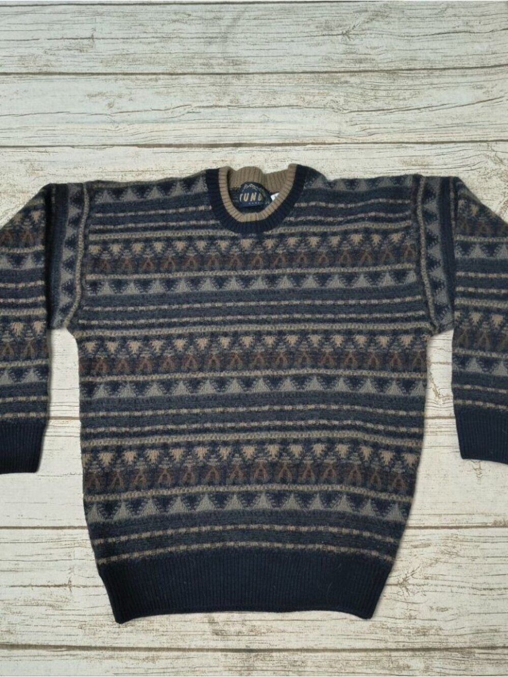 Tundra Vintage Wool Blend Sweater Made In Canada Size Medium